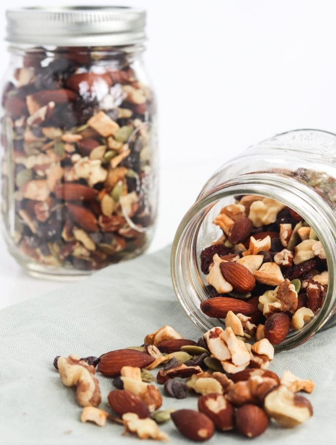 This Heart Healthy Trail mix makes about 15 servings, is low in sodium and high in antioxidants! Great for snacks or a road trip. | Mealswithmaggie.com #hearthealthy #lowsodium #mealsprep #trailmix #healthytrailmix #pepitas #almonds #mixednuts