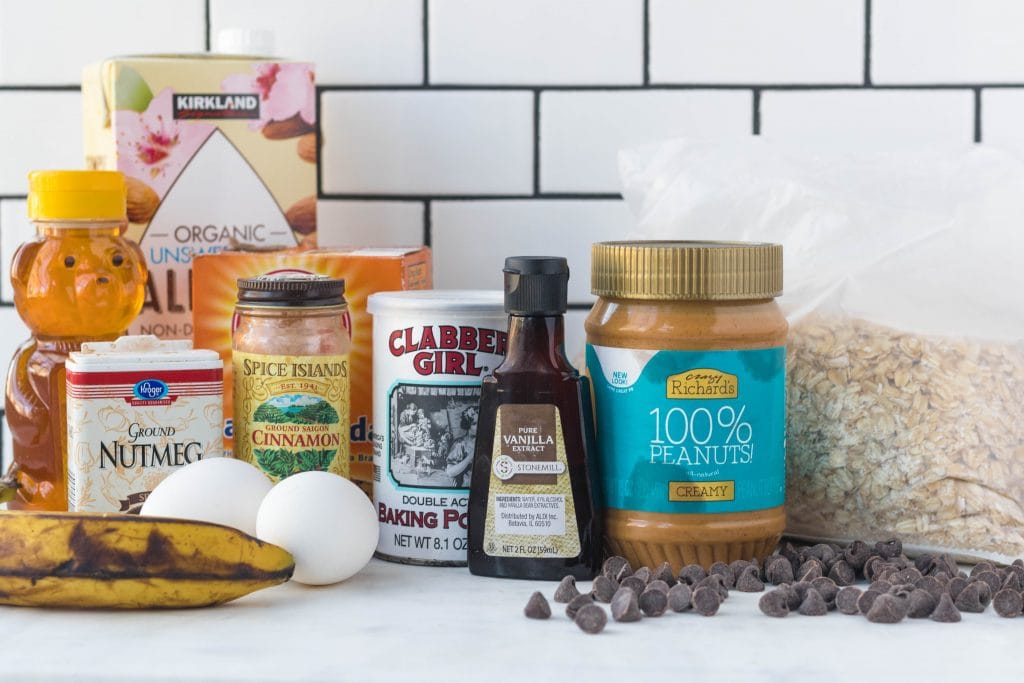 all the ingredients displayed for flourless banana oatmeal muffins