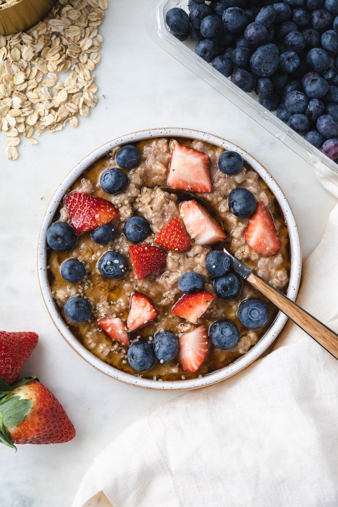 instant pot oatmeal with berries on top. 